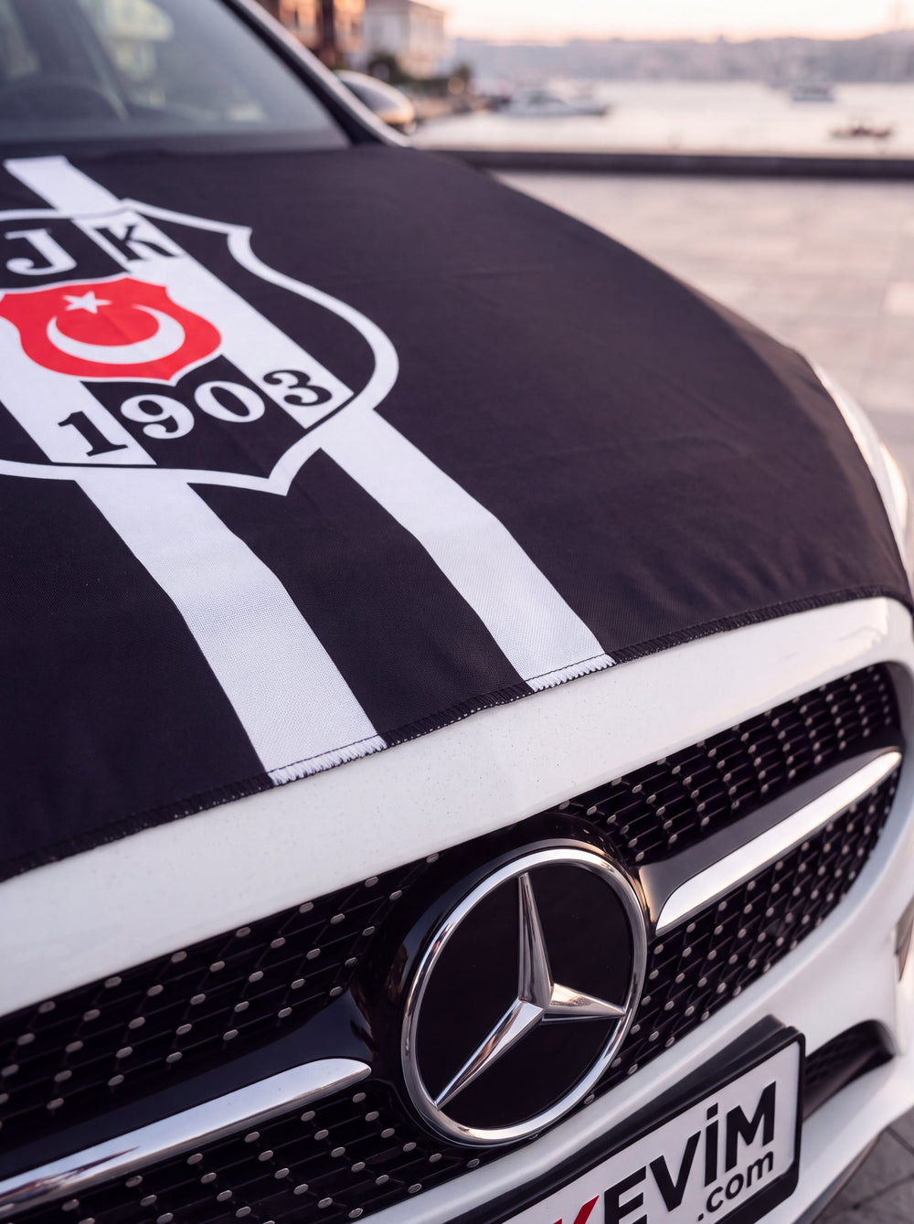 Beşiktaş Kaput Bayrağı