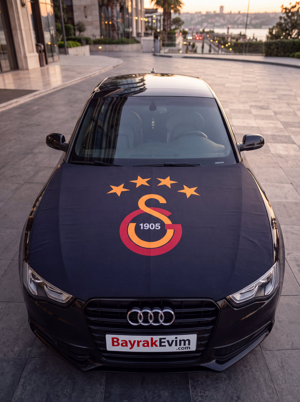 Galatasaray Mat Siyah Kaput Bayrağı