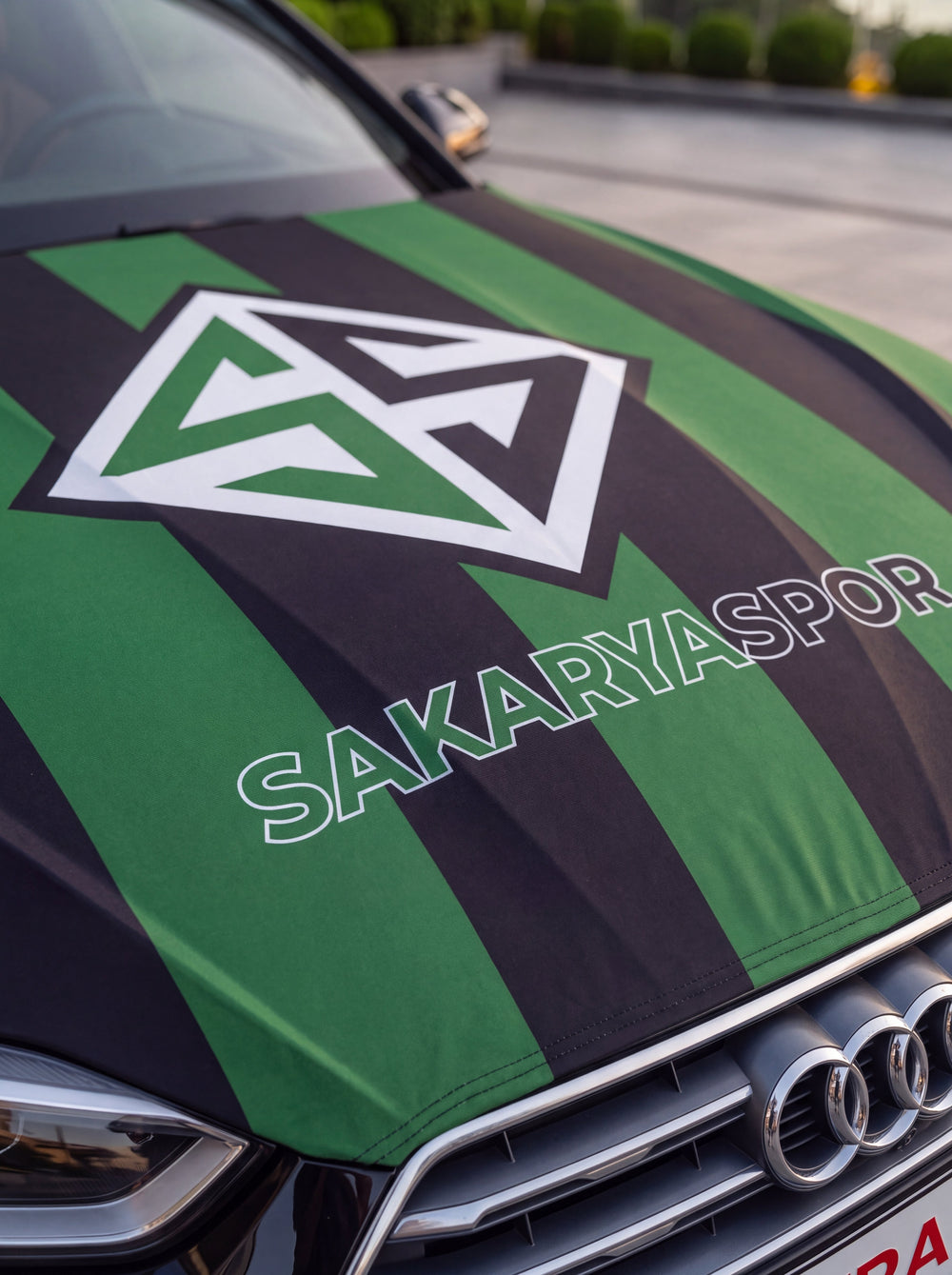 Sakaryaspor Kaput Bayrağı